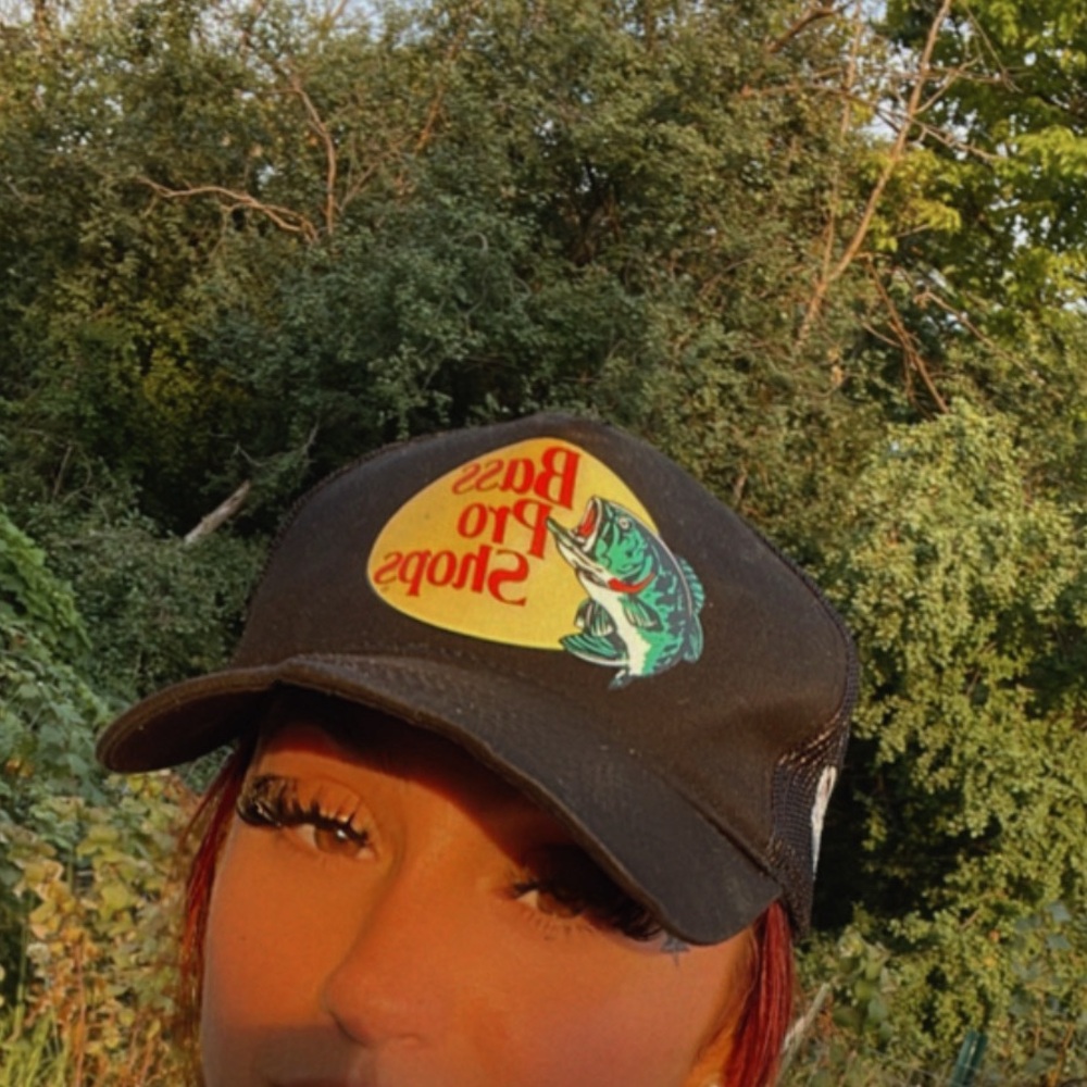 BASS PRO TRUCKER HAT BLACK